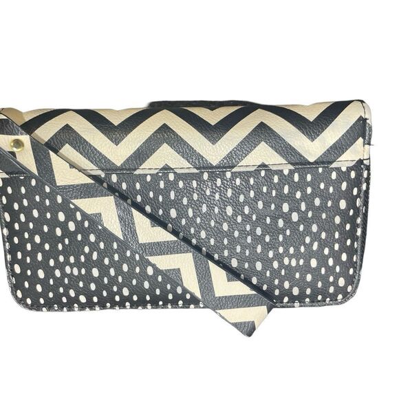 Blue and Red Floral Chevron Wallet - Picture 4 of 6